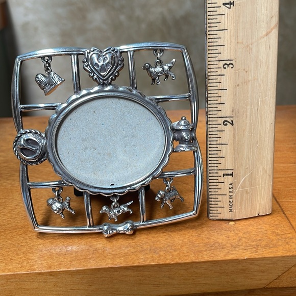 Brighton Snif… Silvertone Dogs Picture Frame - Picture 2 of 12